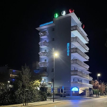 Appart-Hotel Holiday Lignano Sabbiadoro Ngoại thất bức ảnh