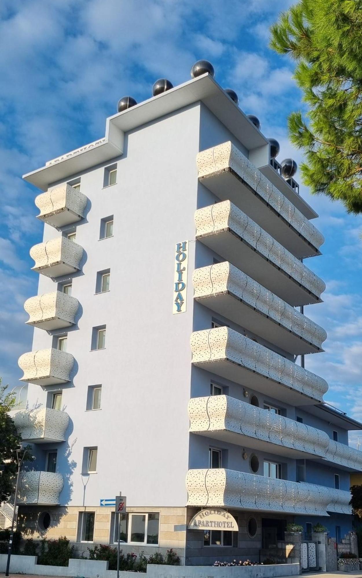 Appart-Hotel Holiday Lignano Sabbiadoro Ngoại thất bức ảnh