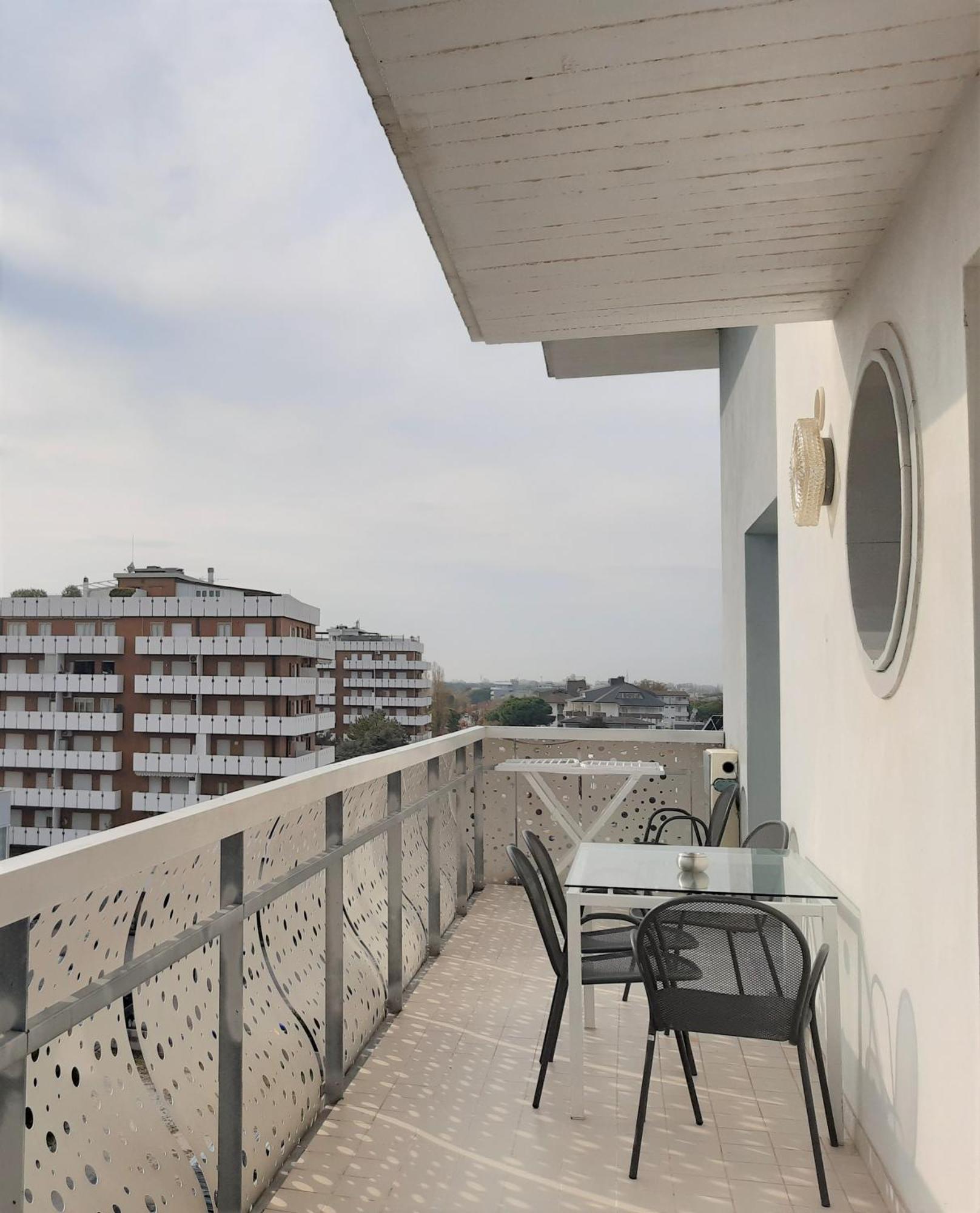 Appart-Hotel Holiday Lignano Sabbiadoro Ngoại thất bức ảnh