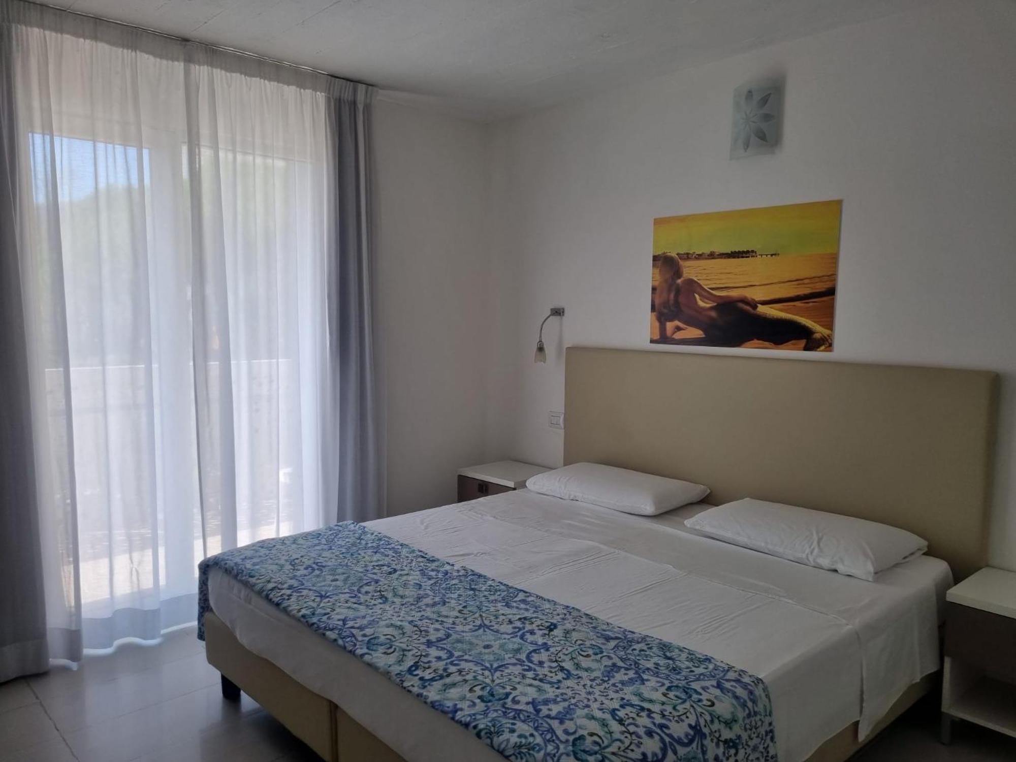 Appart-Hotel Holiday Lignano Sabbiadoro Ngoại thất bức ảnh