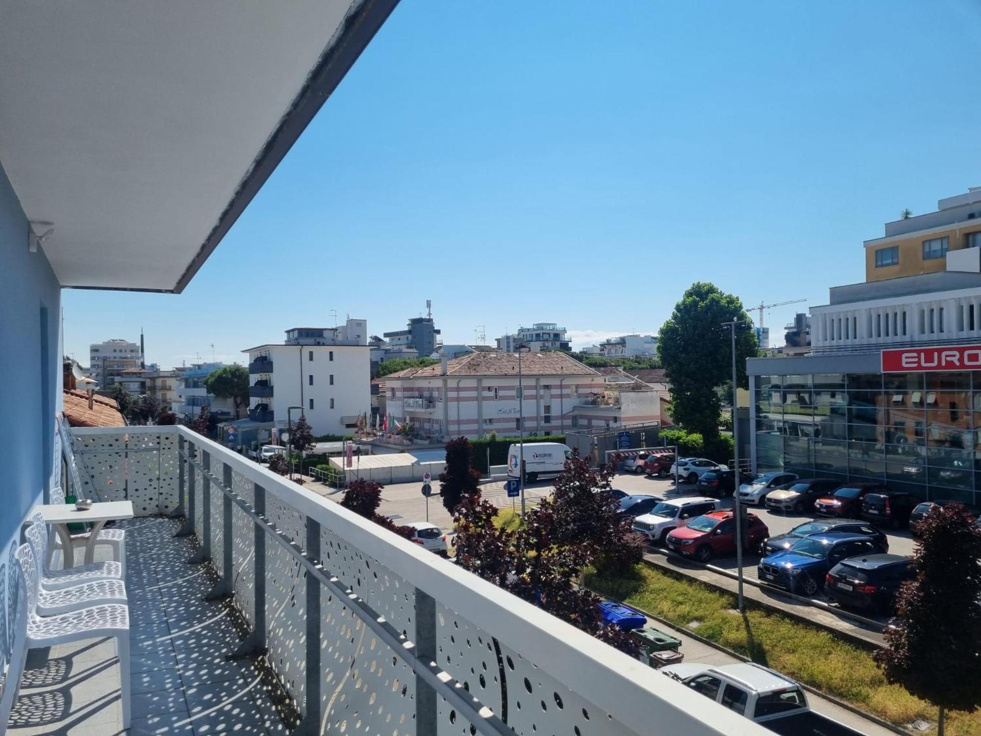 Appart-Hotel Holiday Lignano Sabbiadoro Ngoại thất bức ảnh