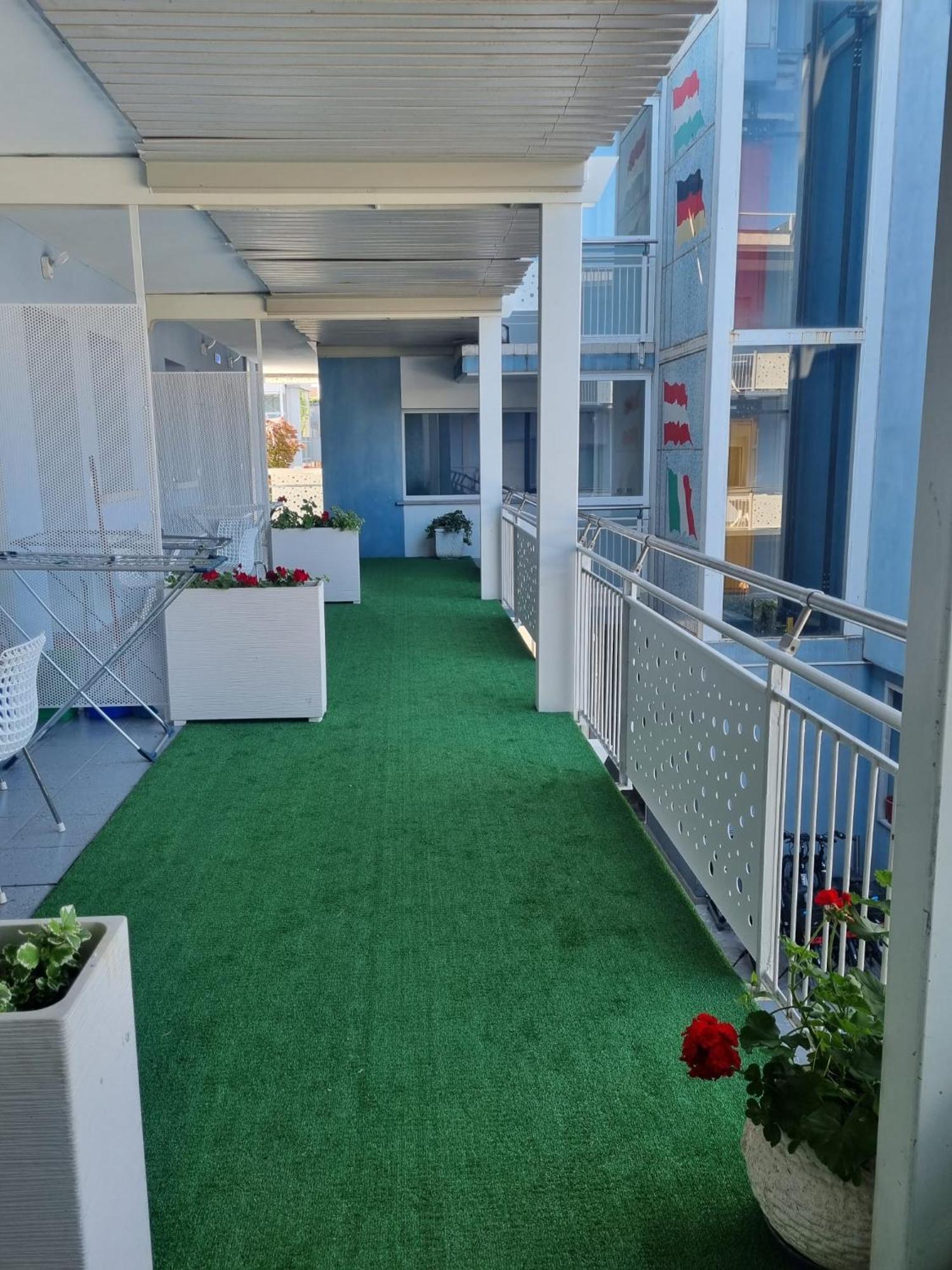 Appart-Hotel Holiday Lignano Sabbiadoro Ngoại thất bức ảnh