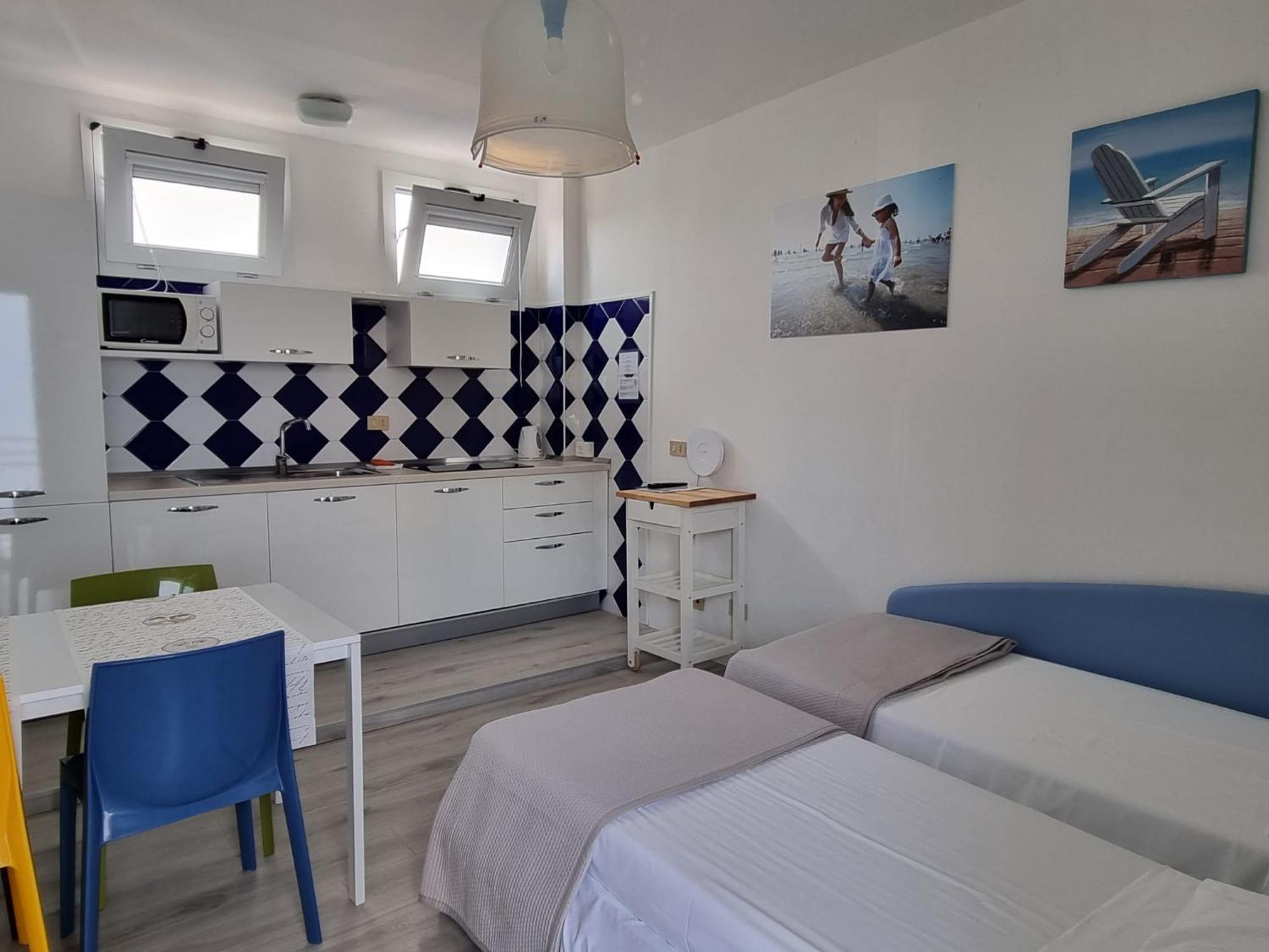 Appart-Hotel Holiday Lignano Sabbiadoro Ngoại thất bức ảnh