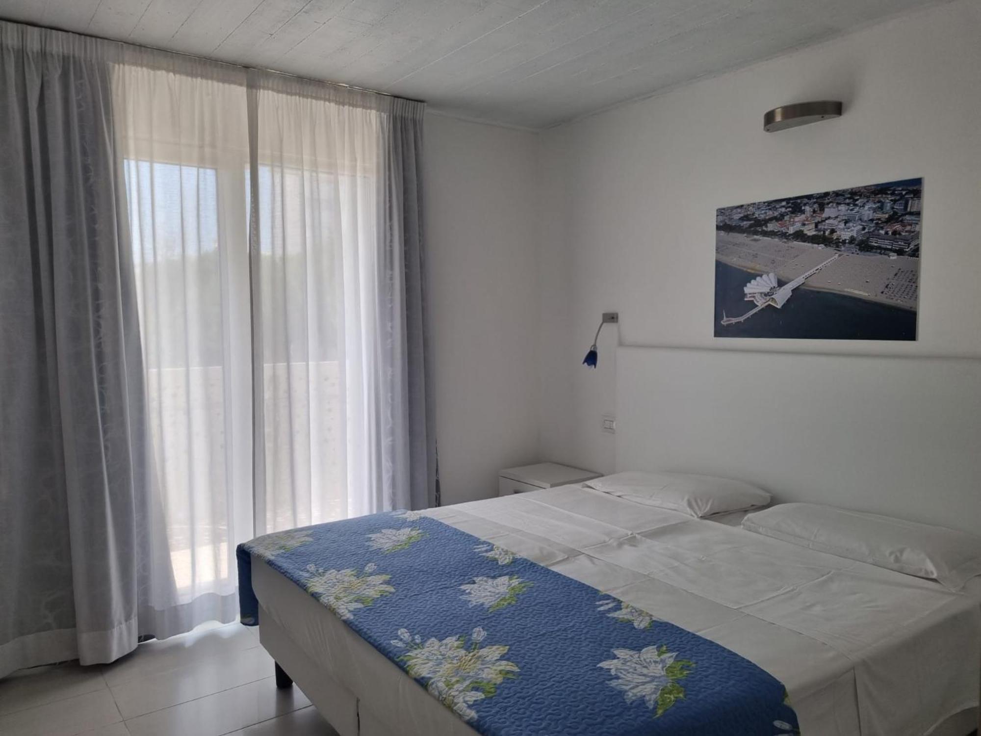 Appart-Hotel Holiday Lignano Sabbiadoro Ngoại thất bức ảnh